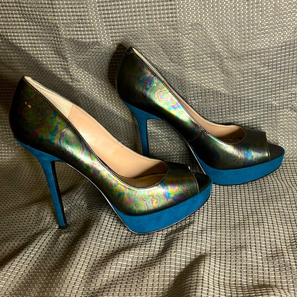 LOVIN RACHEL ROY METALLIC HEELS - Picture 1 of 6